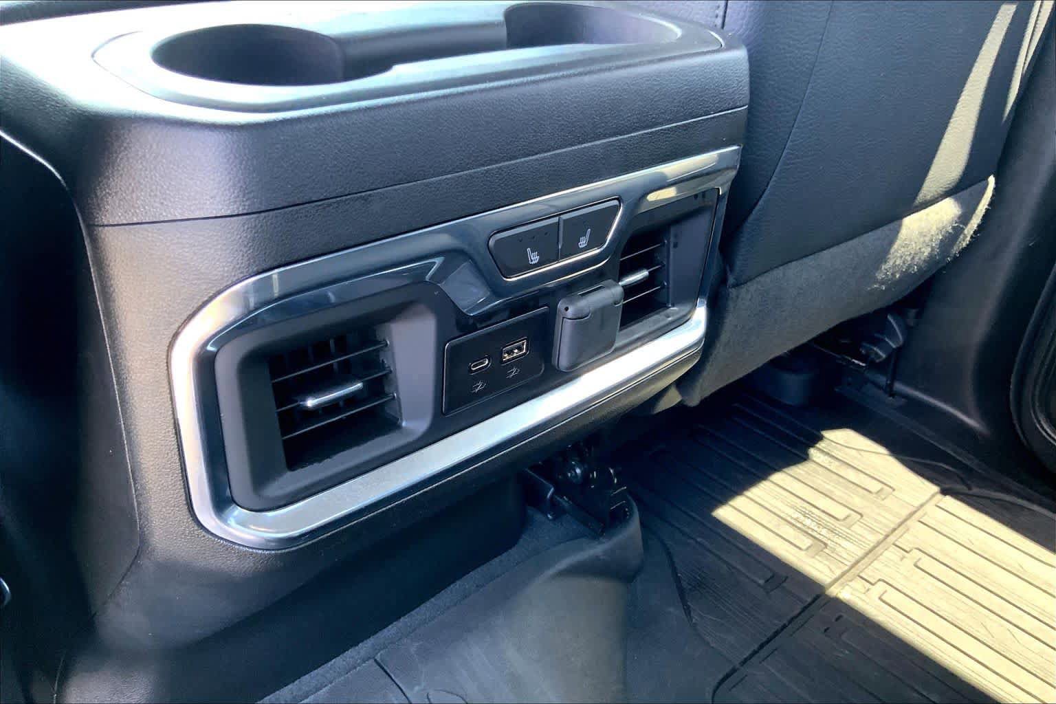 Used 2023 GMC Sierra 2500 Denali w/ Denali Ultimate Package AWD/4WD image 34