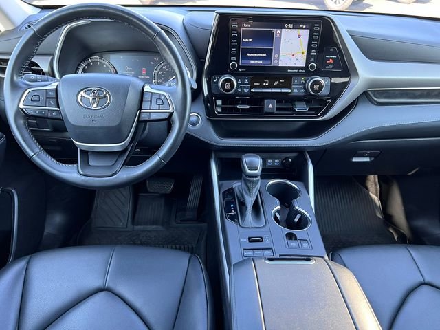 Used 2022 Toyota Highlander XLE AWD/4WD video 3