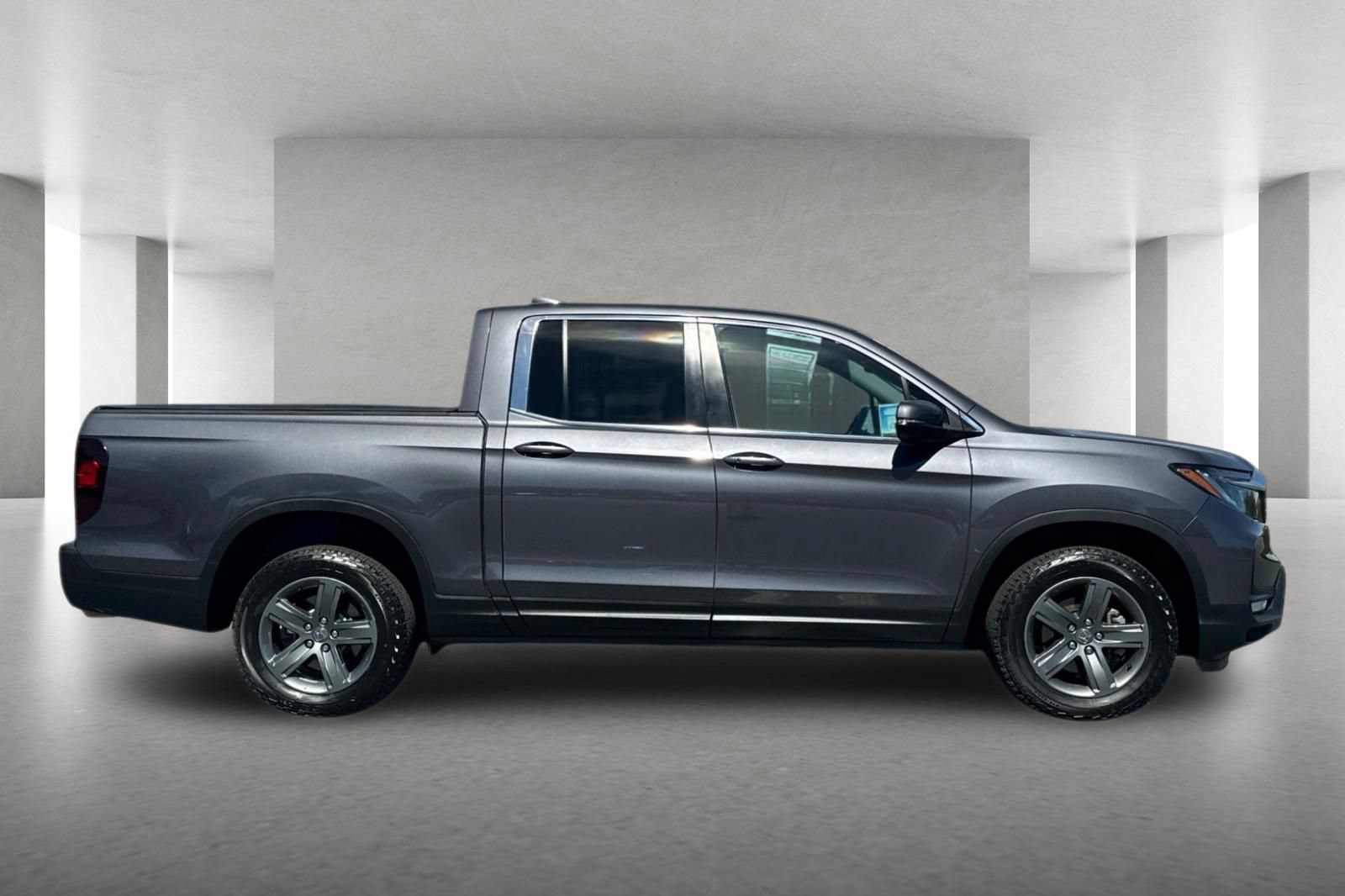 Certified 2023 Honda Ridgeline RTL image 3