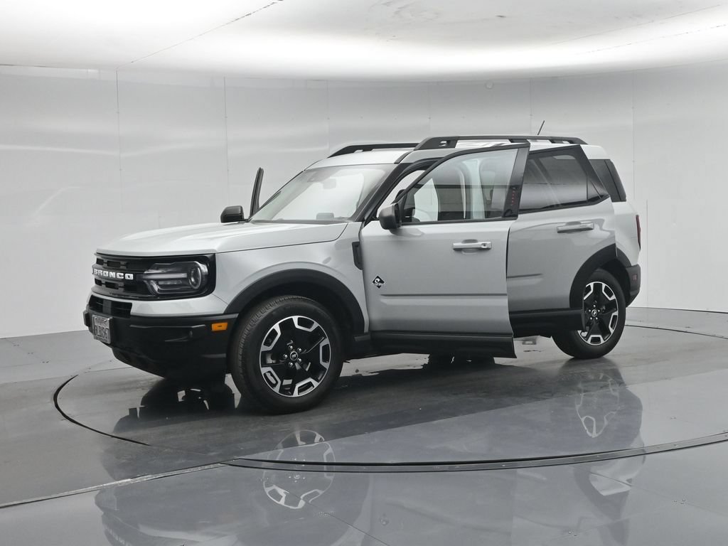 Certified 2023 Ford Bronco Sport Outer Banks w/ Tech Package AWD/4WD image 6