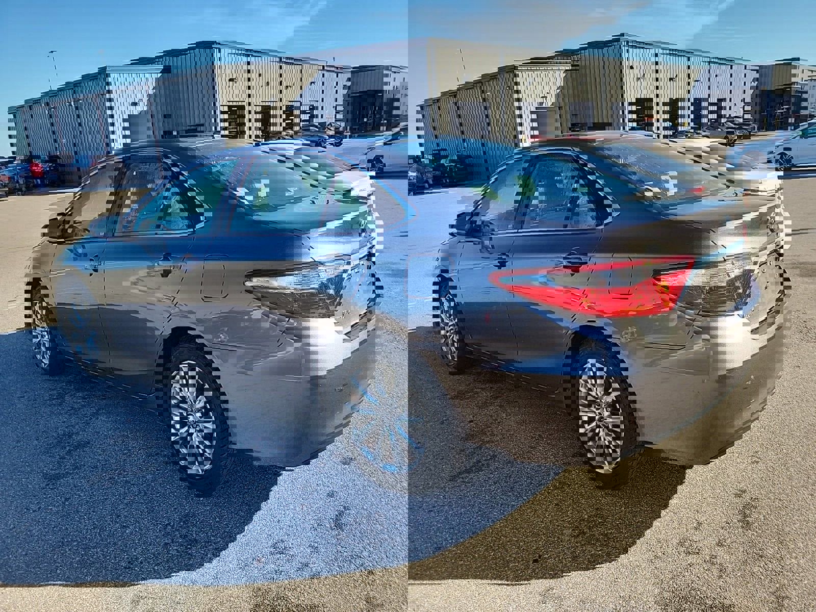 Used 2016 Toyota Camry XLE image 5