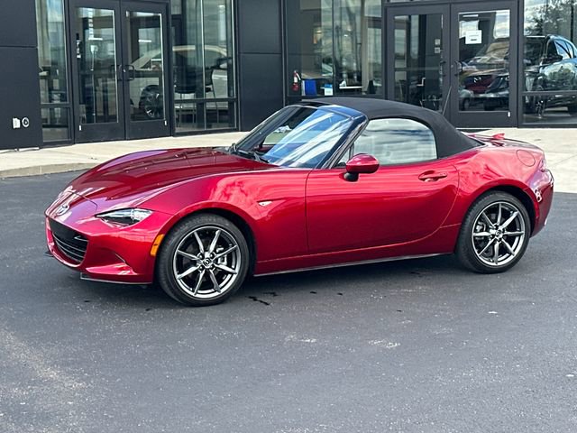 Certified 2022 MAZDA MX-5 Miata Grand Touring RWD image 2