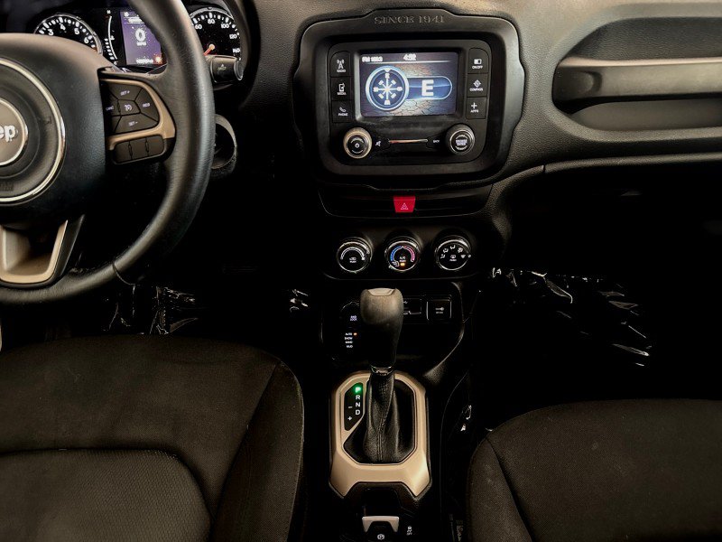 Used 2017 Jeep Renegade Latitude AWD/4WD image 18