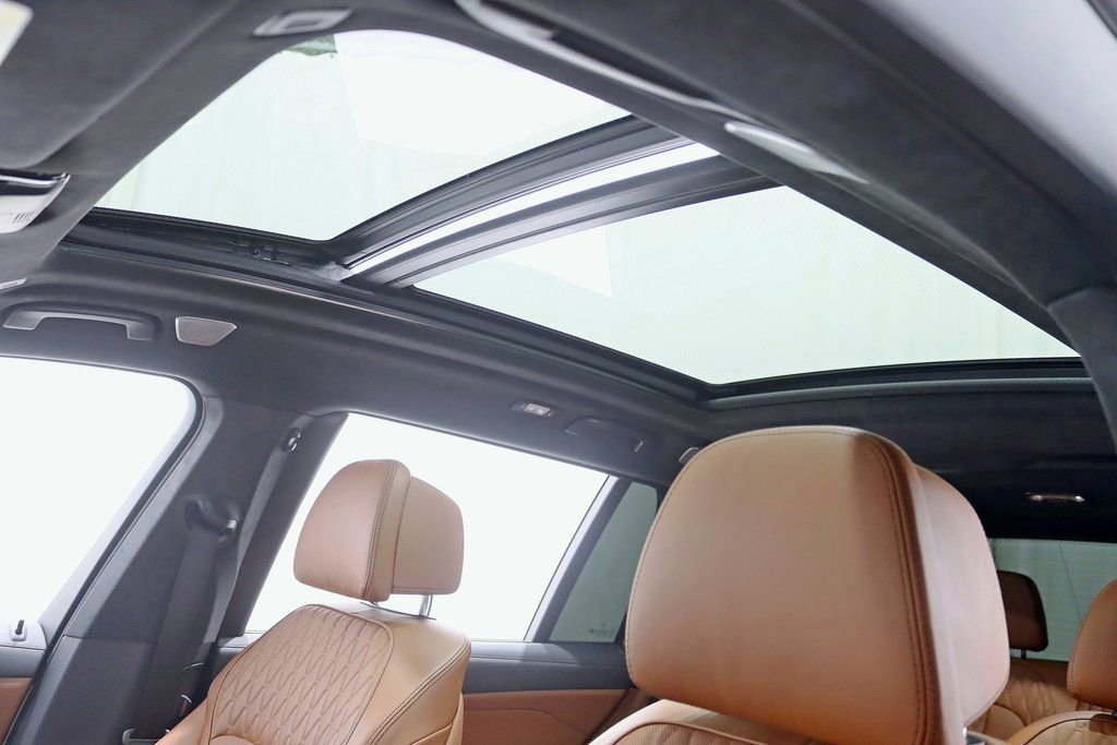 Used 2024 BMW X7 M60i w/ Executive Package image 35