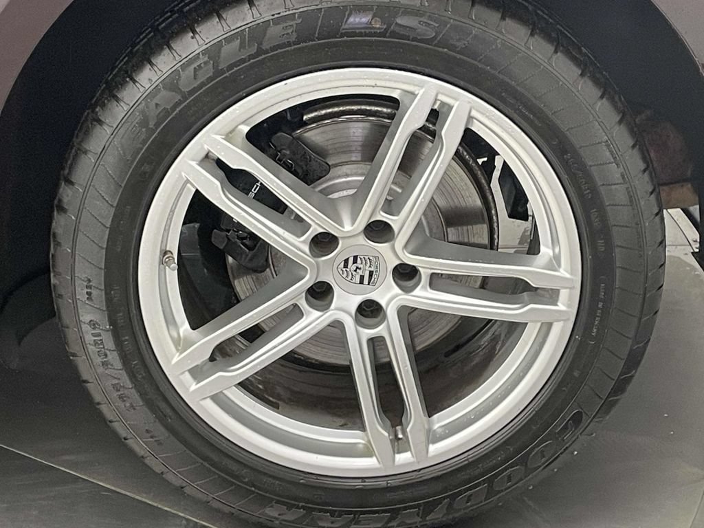 Certified 2023 Porsche Macan AWD/4WD image 12