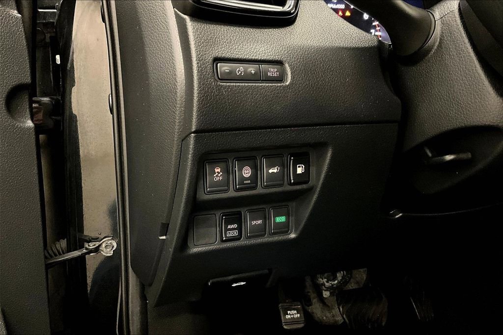 Used 2019 Nissan Rogue SV image 15