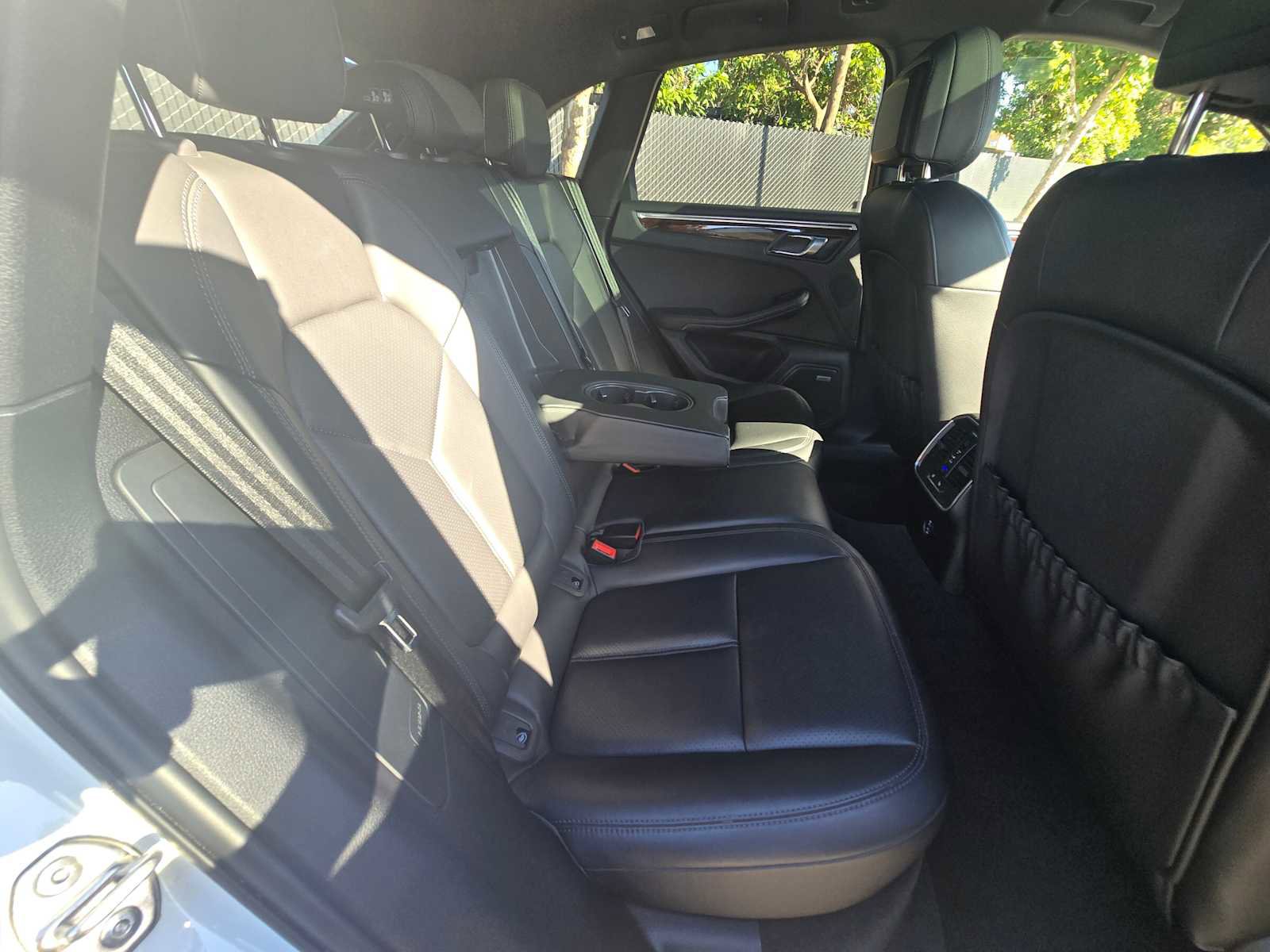 Used 2022 Porsche Macan image 14