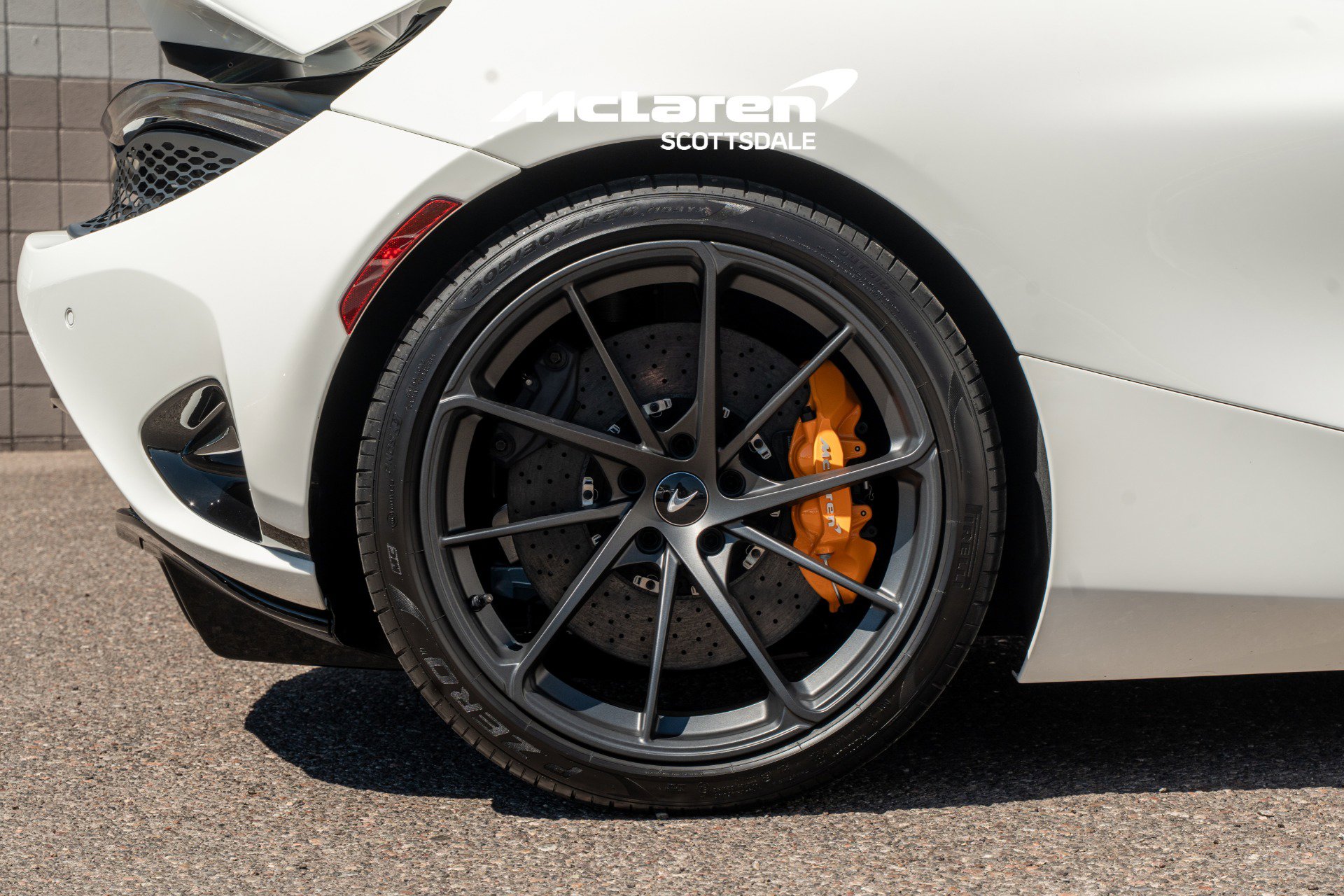 Used 2024 McLaren 750S PERFORMANCE image 35