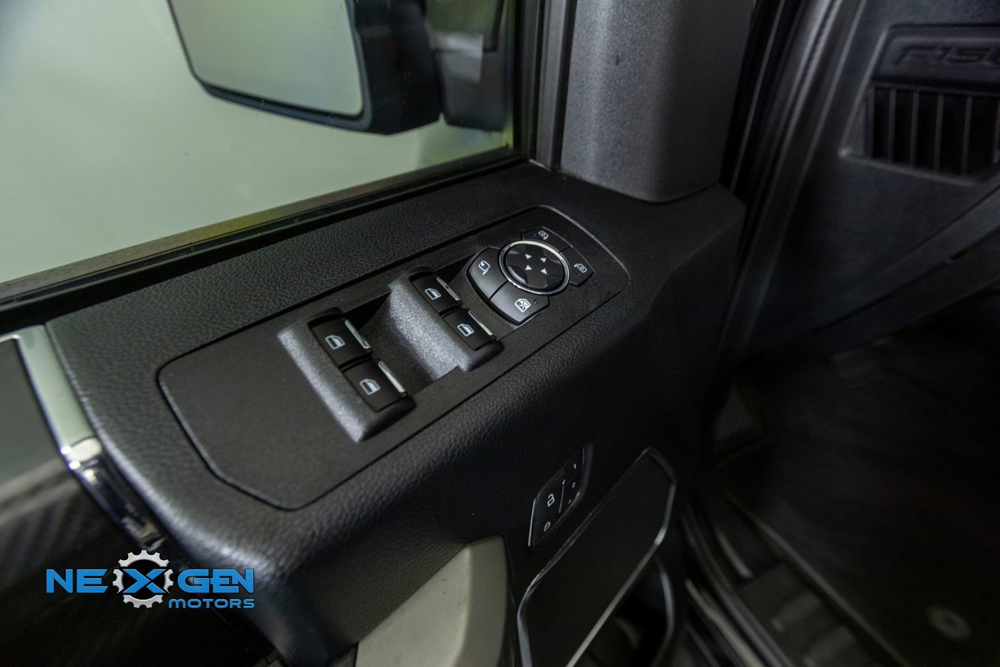 Used 2020 Ford F150 Lariat w/ Equipment Group 502A Luxury image 12