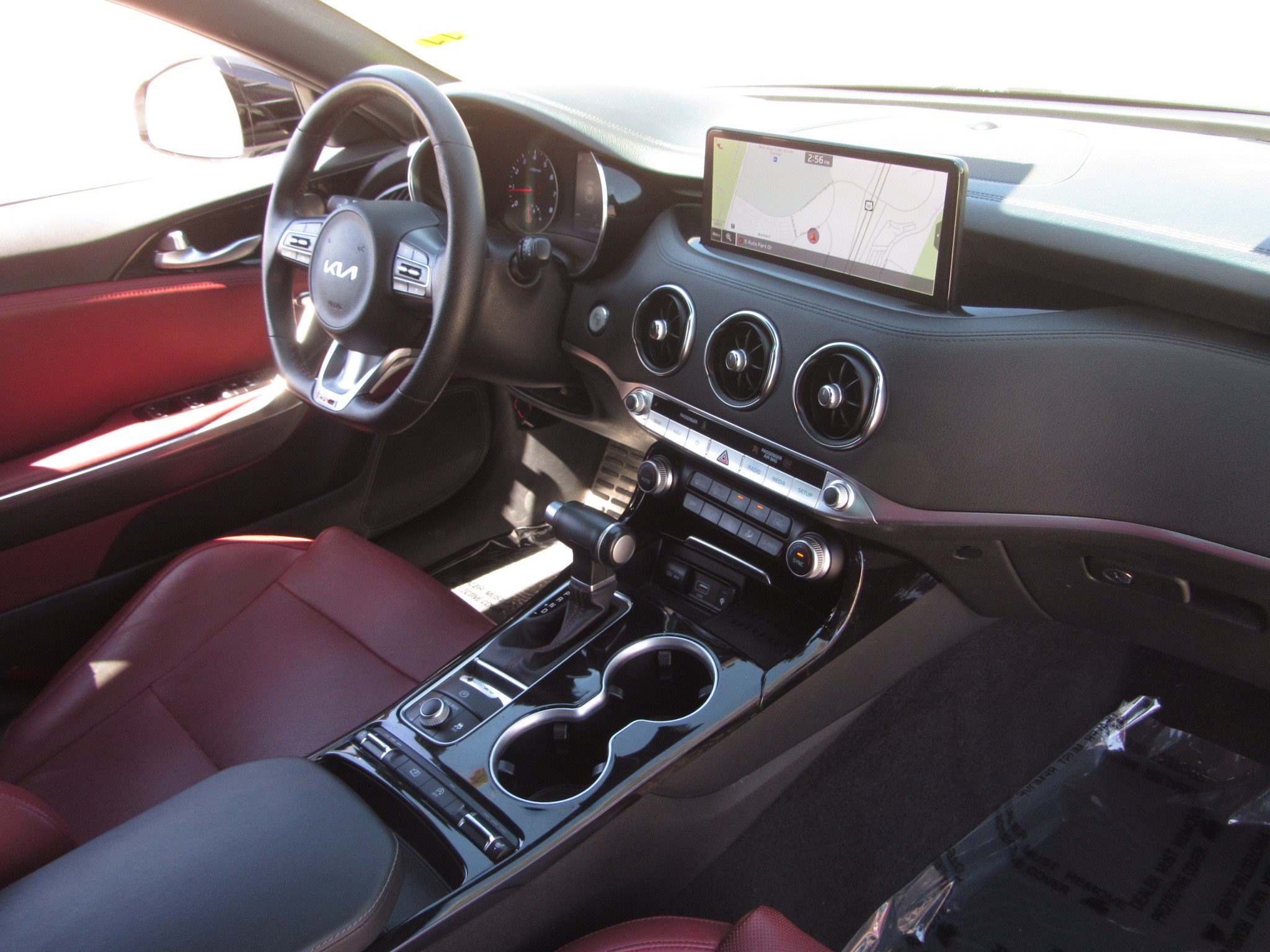 Used 2022 Kia Stinger GT-Line w/ Sun & Sound Package RWD image 10