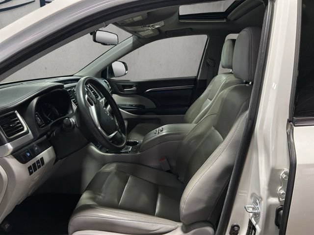 Used 2016 Toyota Highlander Limited AWD/4WD image 9