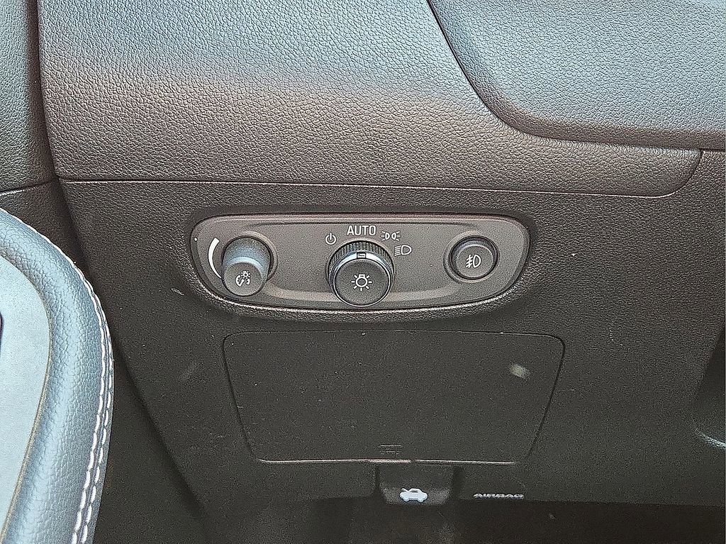 Used 2021 Buick Encore GX Select w/ Sport Touring Package image 25