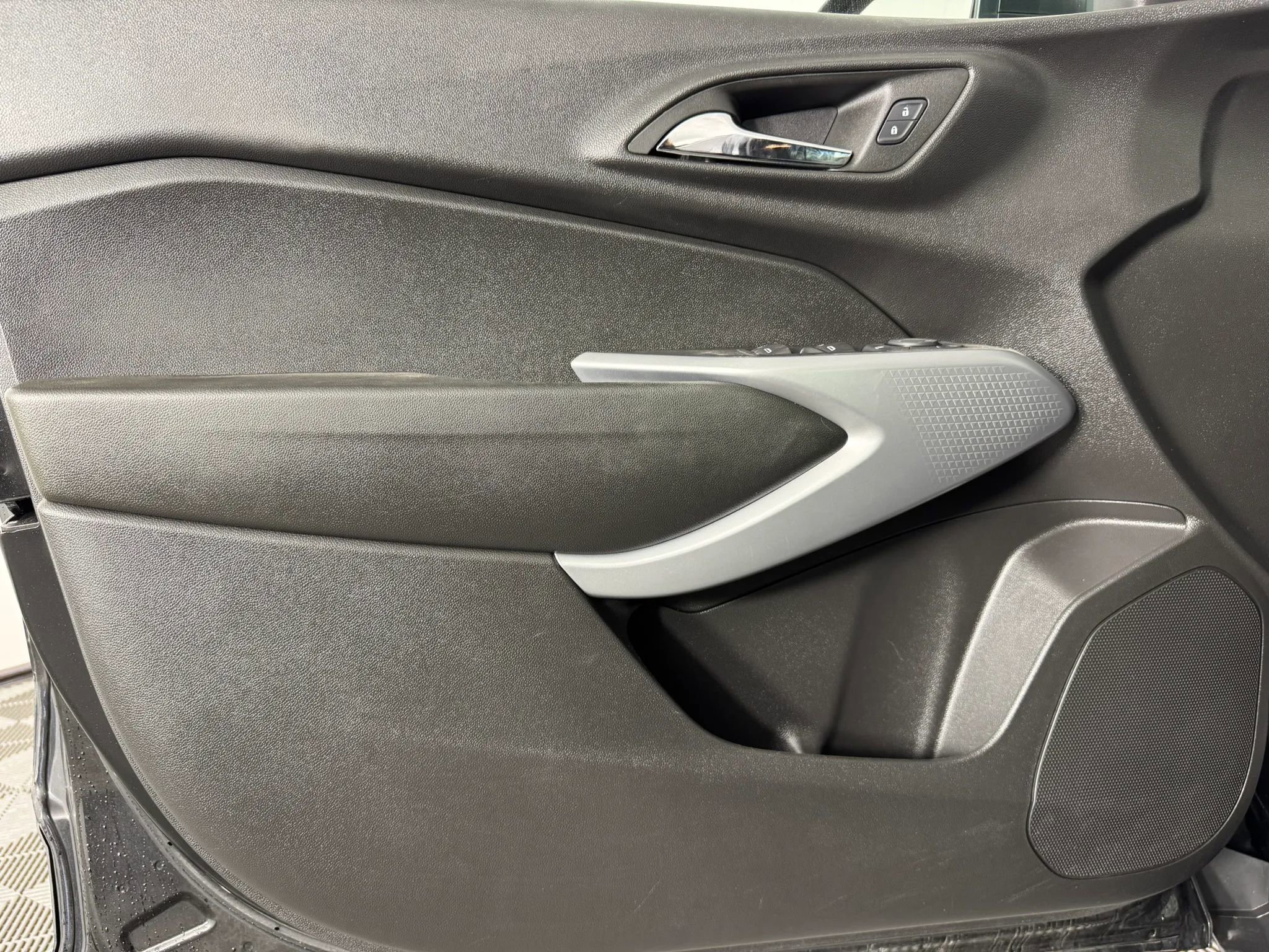 Used 2024 Chevrolet Trax LS w/ Driver Confidence Package image 36