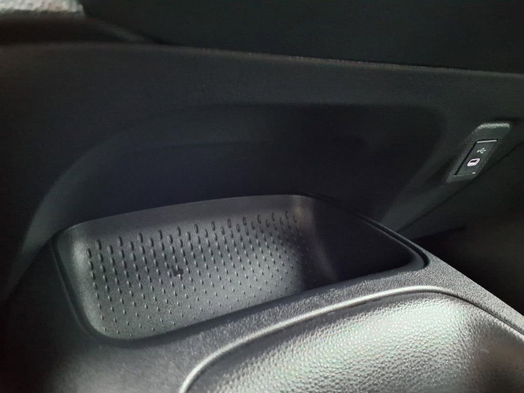 Used 2025 Toyota Corolla LE FWD image 9