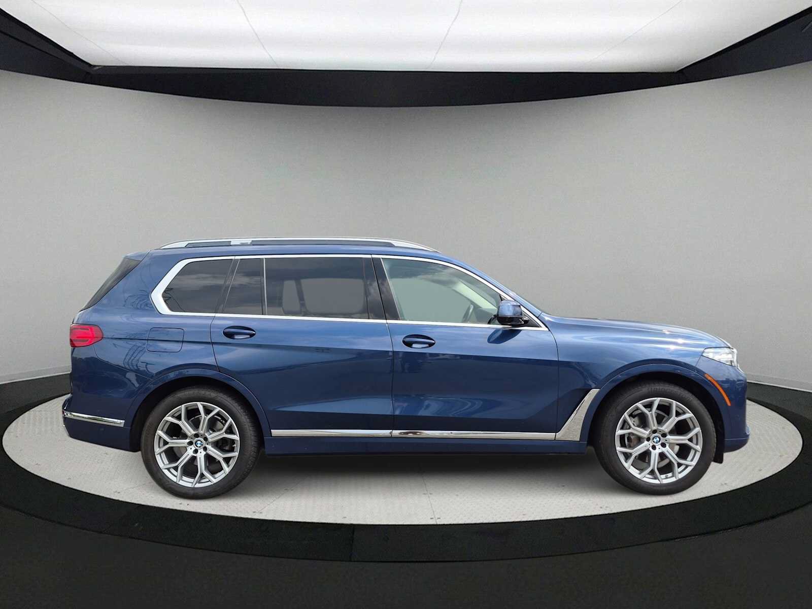 Used 2022 BMW X7 xDrive40i w/ Premium Package AWD/4WD image 9