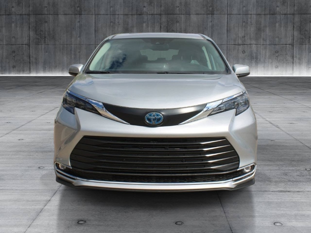 Used 2024 Toyota Sienna XLE FWD image 9