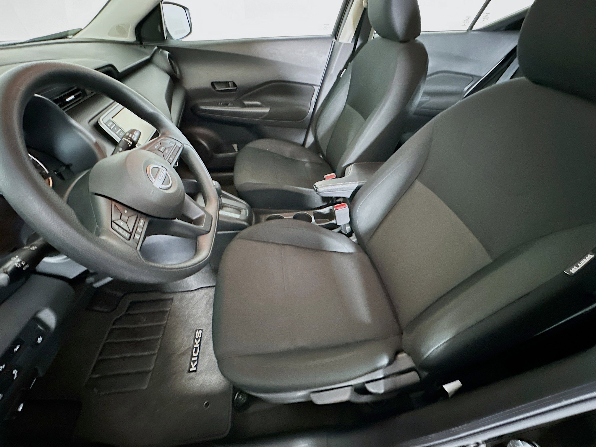 Used 2024 Nissan Kicks S image 13