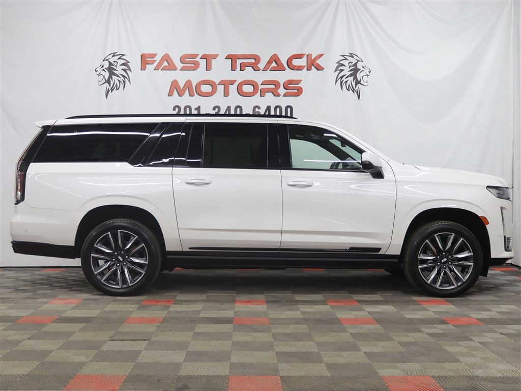 Used 2022 Cadillac Escalade ESV Sport Platinum image 4