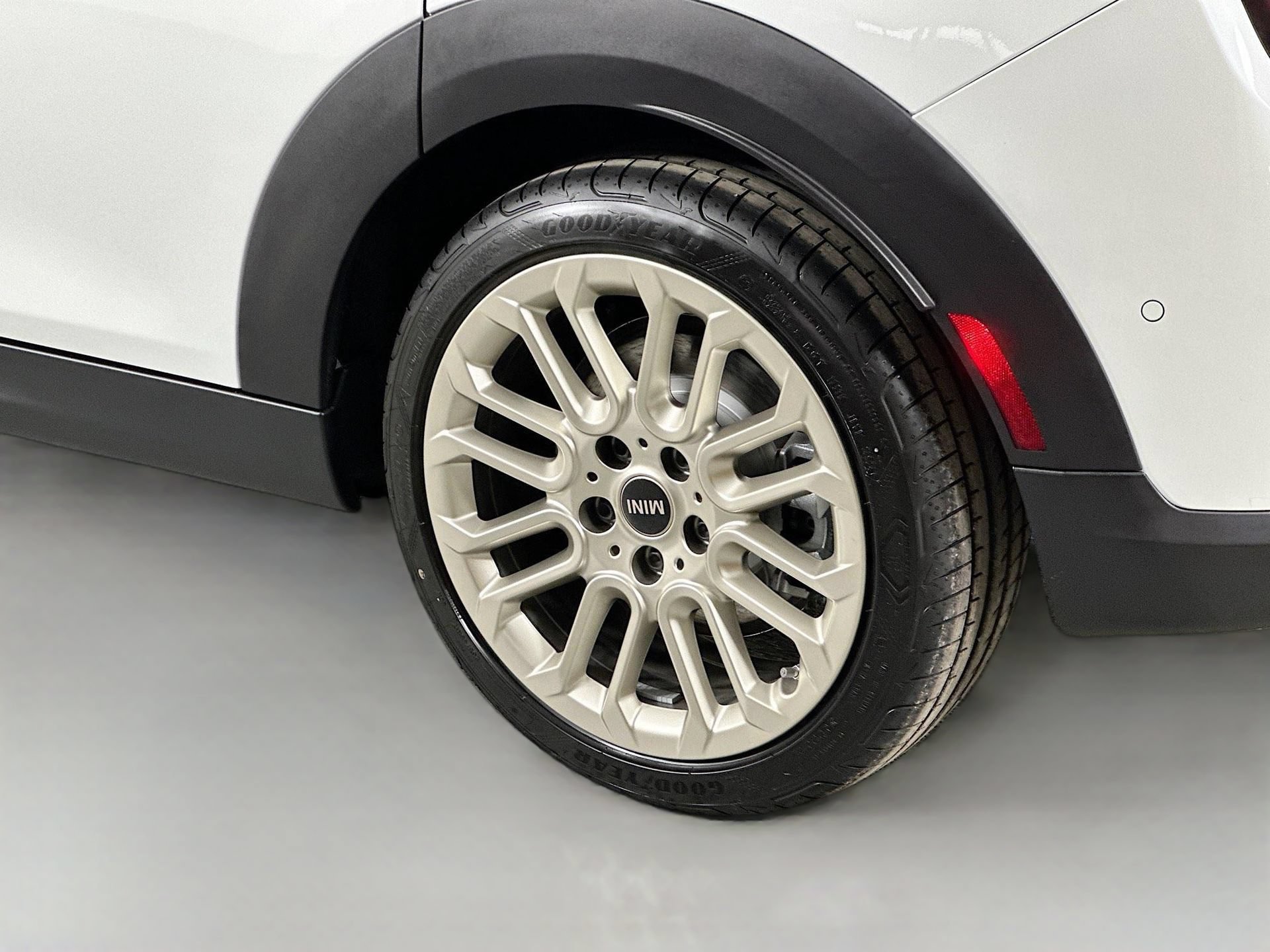 Used 2025 MINI Cooper S FWD image 29