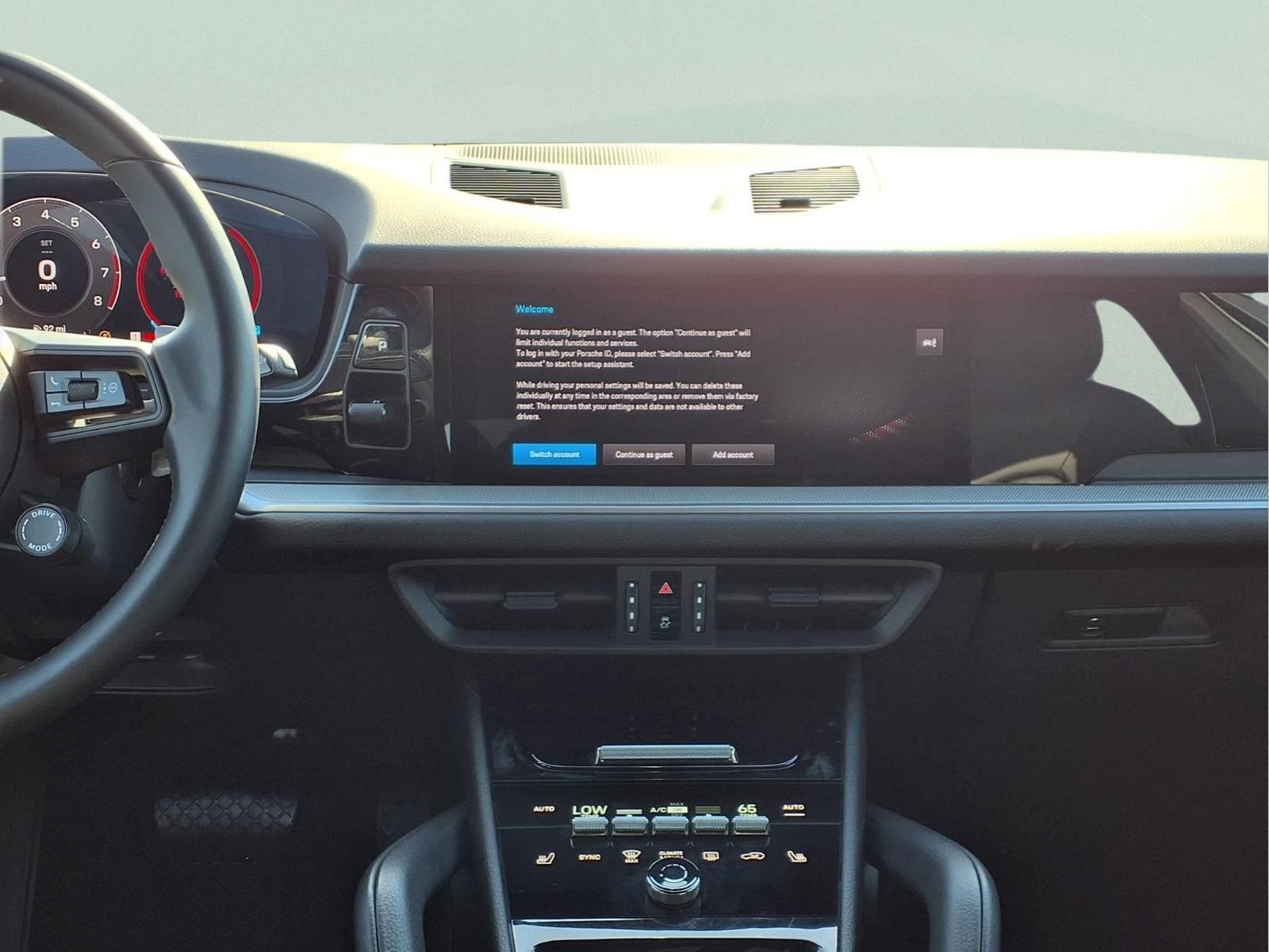 Used 2025 Porsche Cayenne image 15