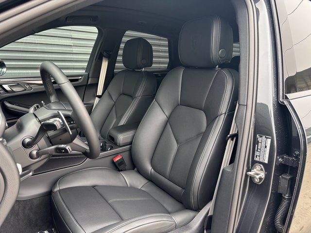 New 2026 Porsche Macan S AWD/4WD image 5