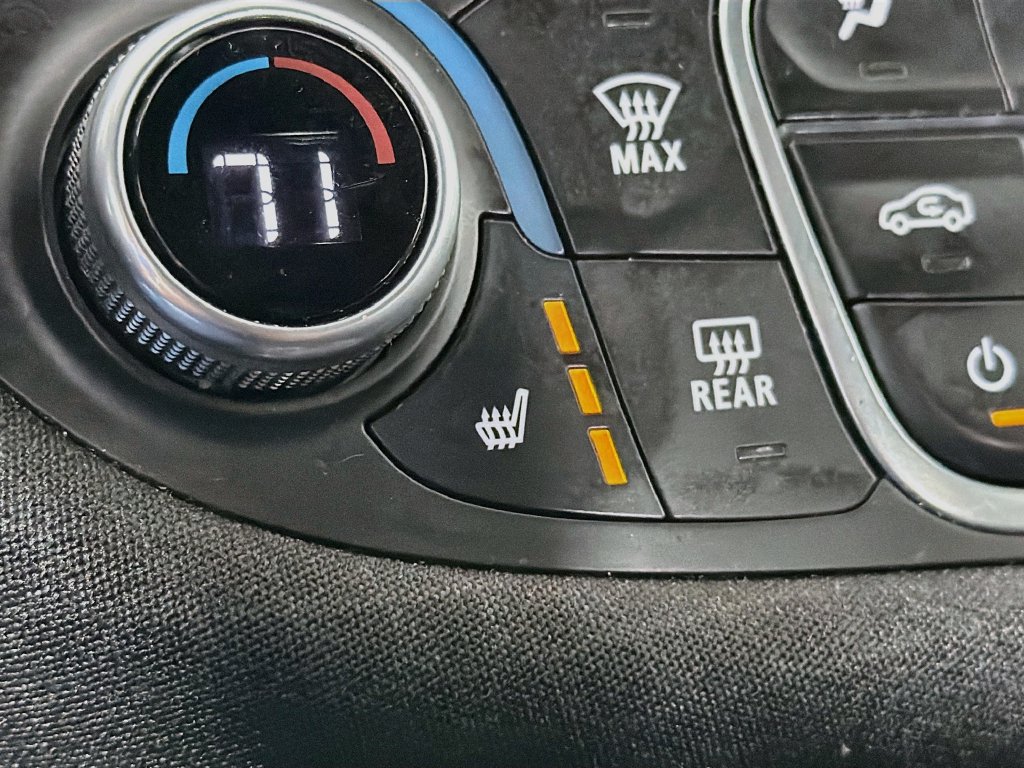 Used 2024 Chevrolet Malibu LT FWD image 19