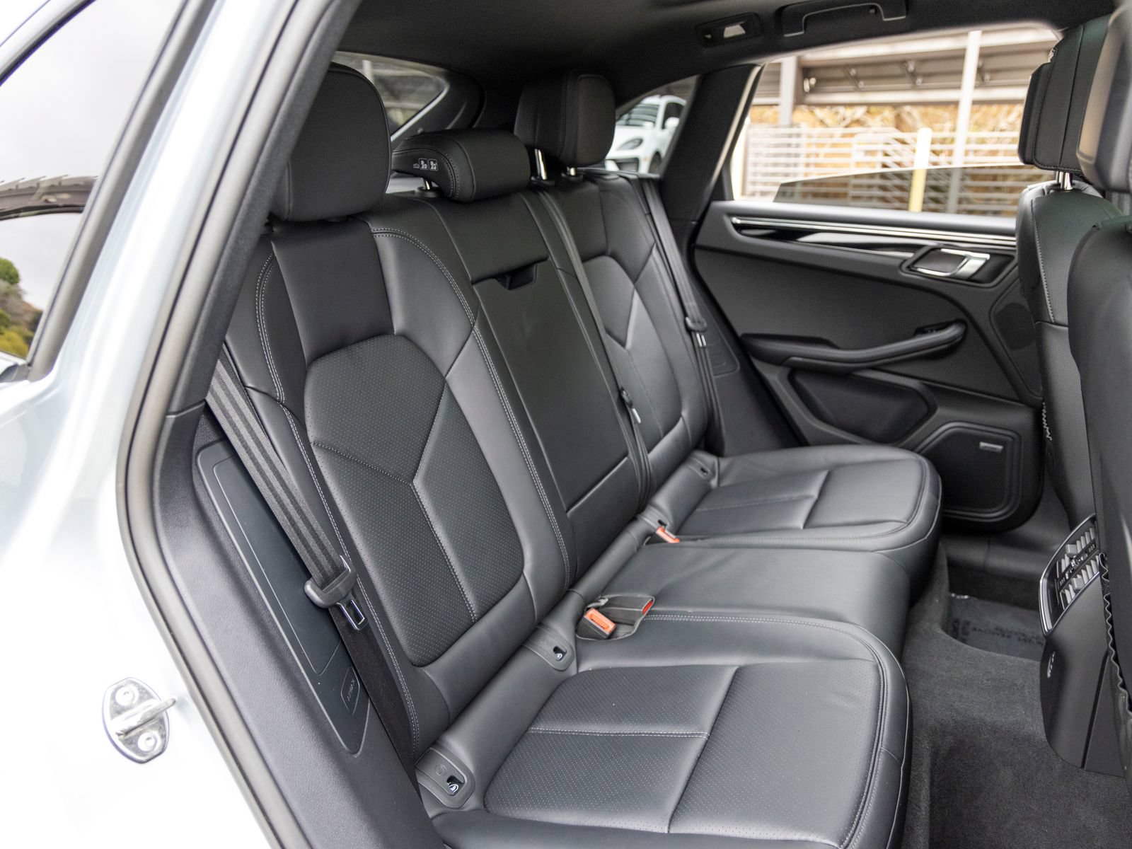 Certified 2026 Porsche Macan AWD/4WD image 58