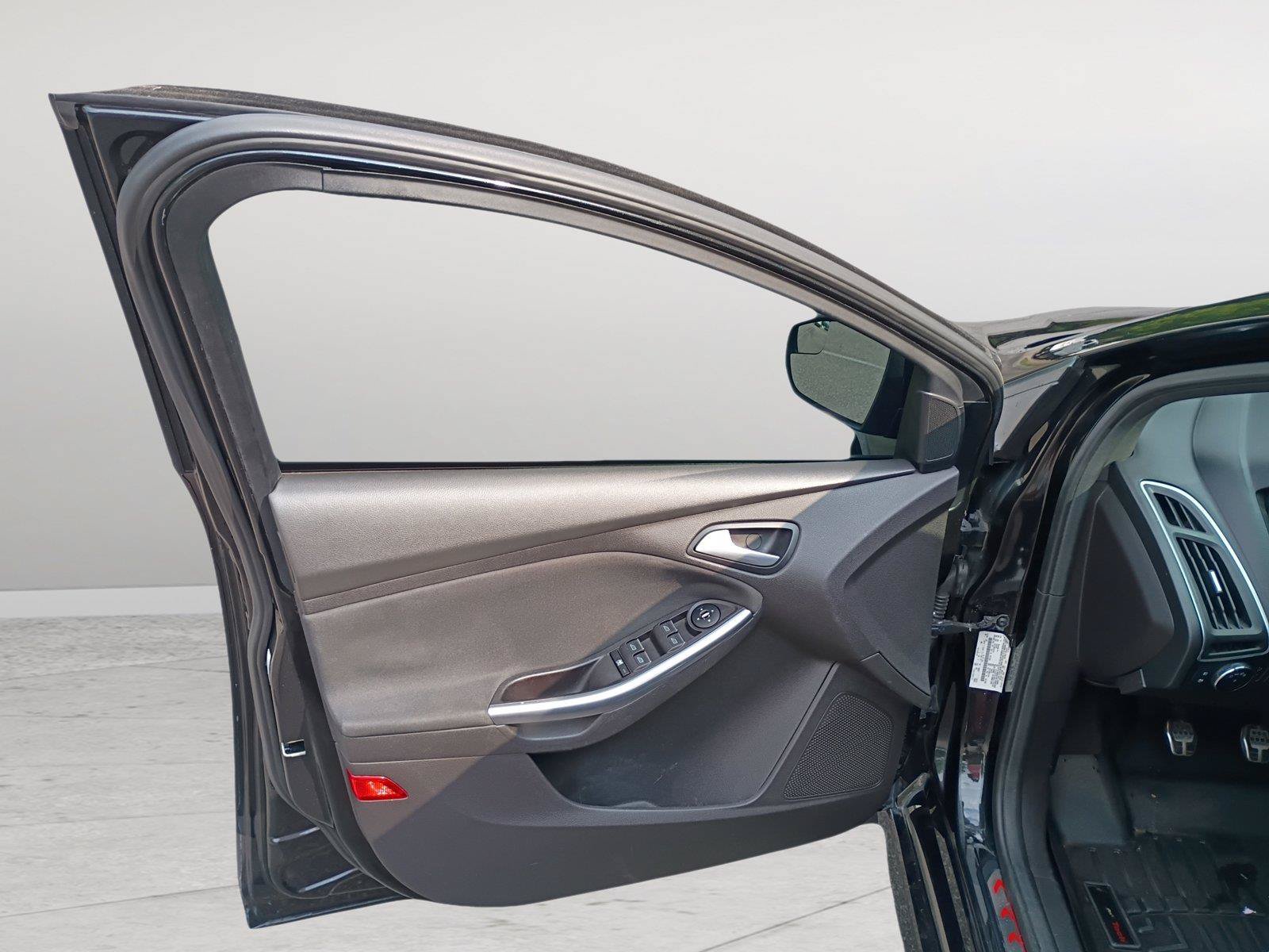 Used 2014 Ford Focus ST FWD image 9