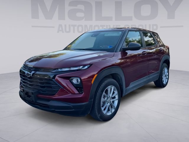 Certified 2025 Chevrolet TrailBlazer LS w/ LPO, Blackout Package AWD/4WD image 1