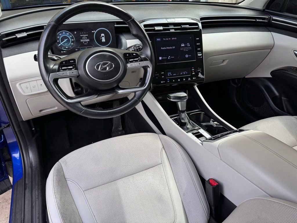 Used 2022 Hyundai Tucson SEL w/ Convenience + Premium Package FWD image 2