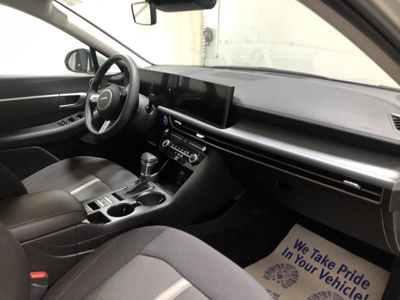 Used 2025 Hyundai Sonata SE image 13