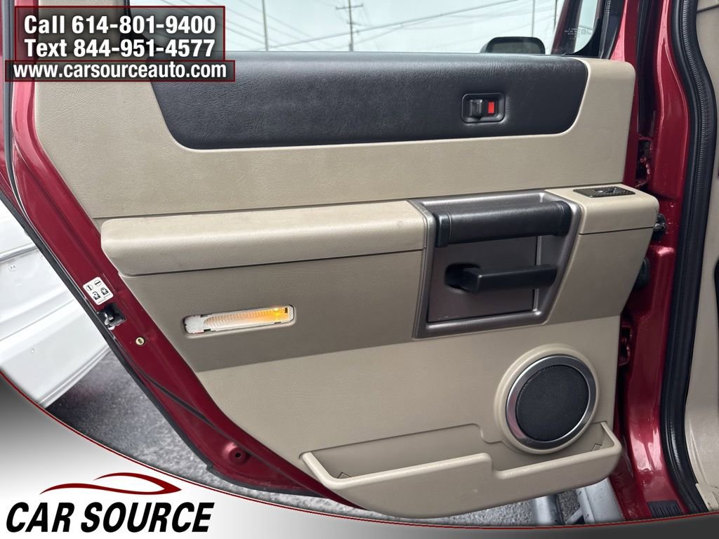 Used 2004 HUMMER H2 w/ Preferred Equipment Group image 19
