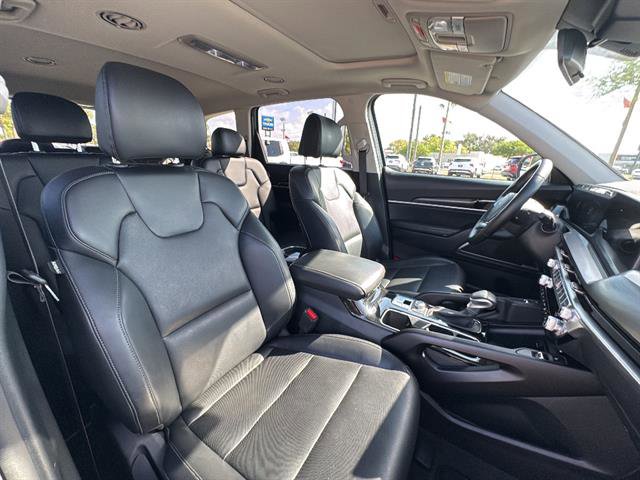 Used 2025 Kia Telluride S image 9