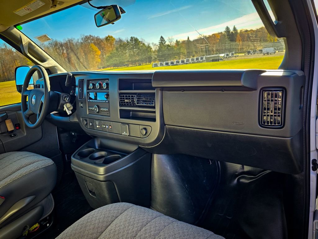 New 2025 GMC Savana 3500 Extended w/ Driver Convenience Package image 30