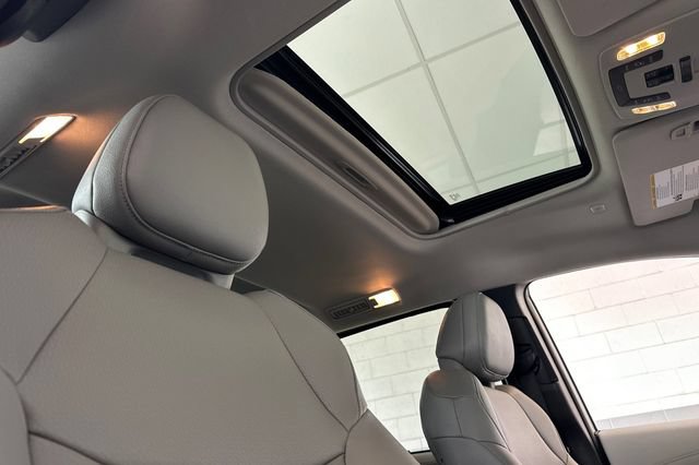 Certified 2026 Toyota Sienna XLE FWD image 23