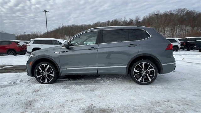 Used 2022 Volkswagen Tiguan SEL R-Line image 5
