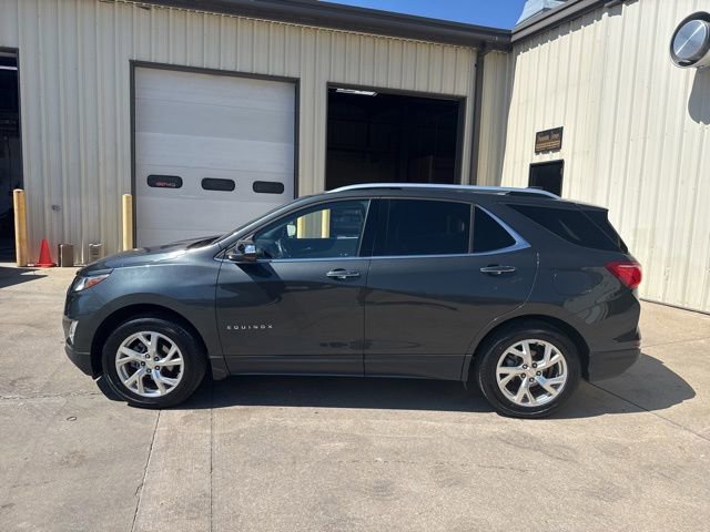 Used 2020 Chevrolet Equinox Premier image 2