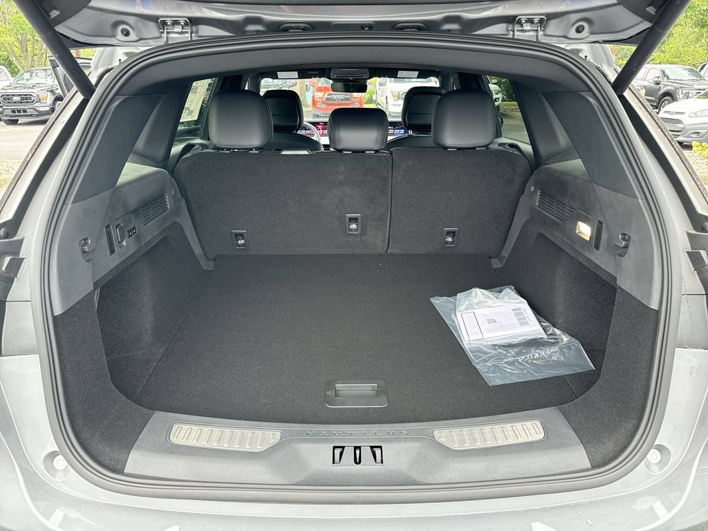 New 2025 Lincoln Nautilus Premier w/ Jet Appearance Package AWD/4WD image 24