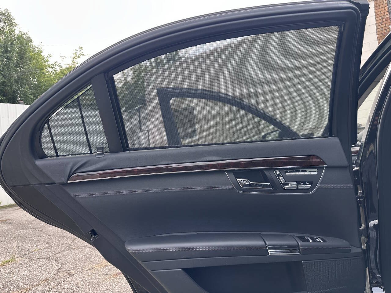 Used 2012 Mercedes-Benz S 550 4MATIC image 33