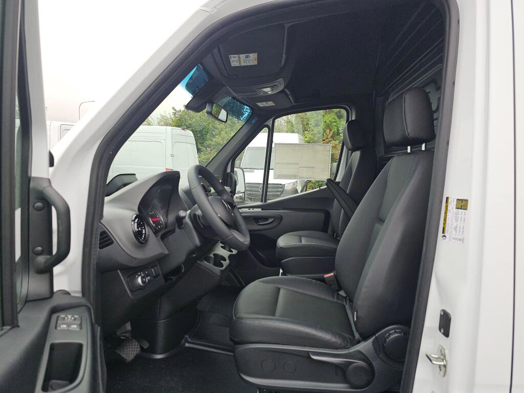 New 2025 Mercedes-Benz Sprinter 2500 image 19