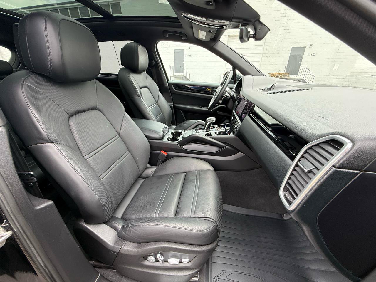 Used 2019 Porsche Cayenne E-Hybrid AWD/4WD image 19