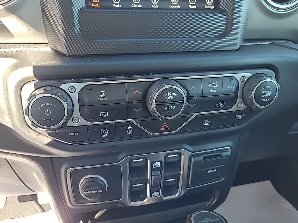 Used 2021 Jeep Gladiator Overland w/ LED Lighting Group image 28