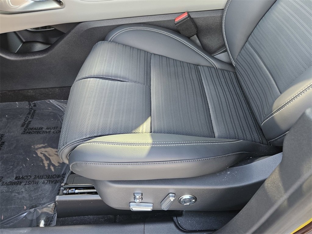 Used 2025 Lincoln Nautilus Reserve image 15