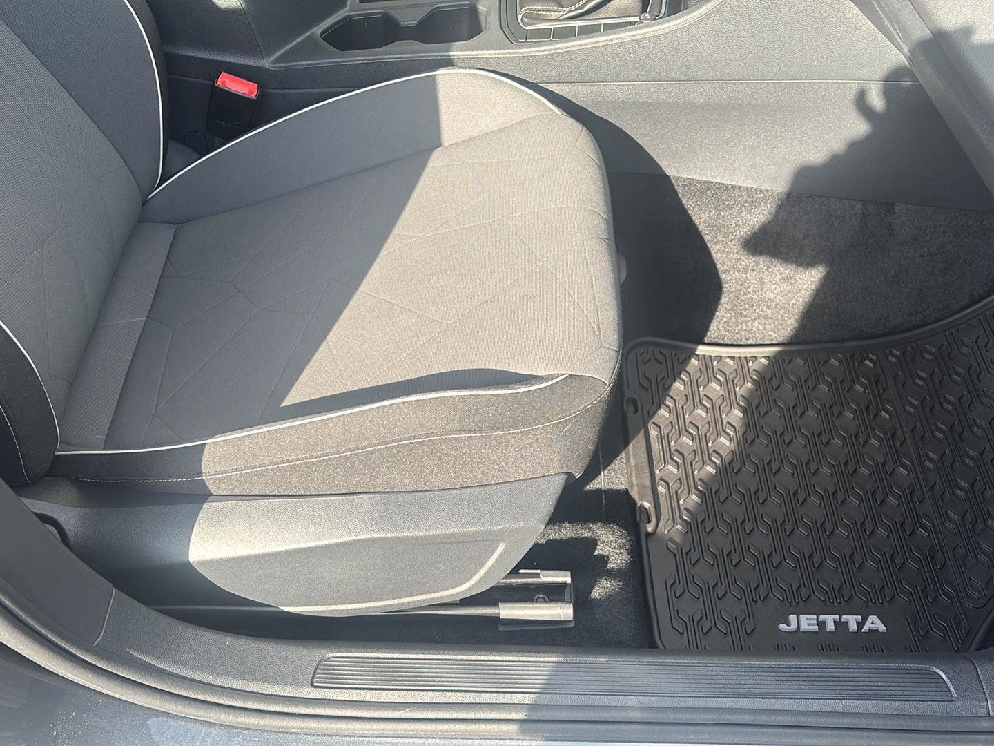 Used 2025 Volkswagen Jetta Sport image 22