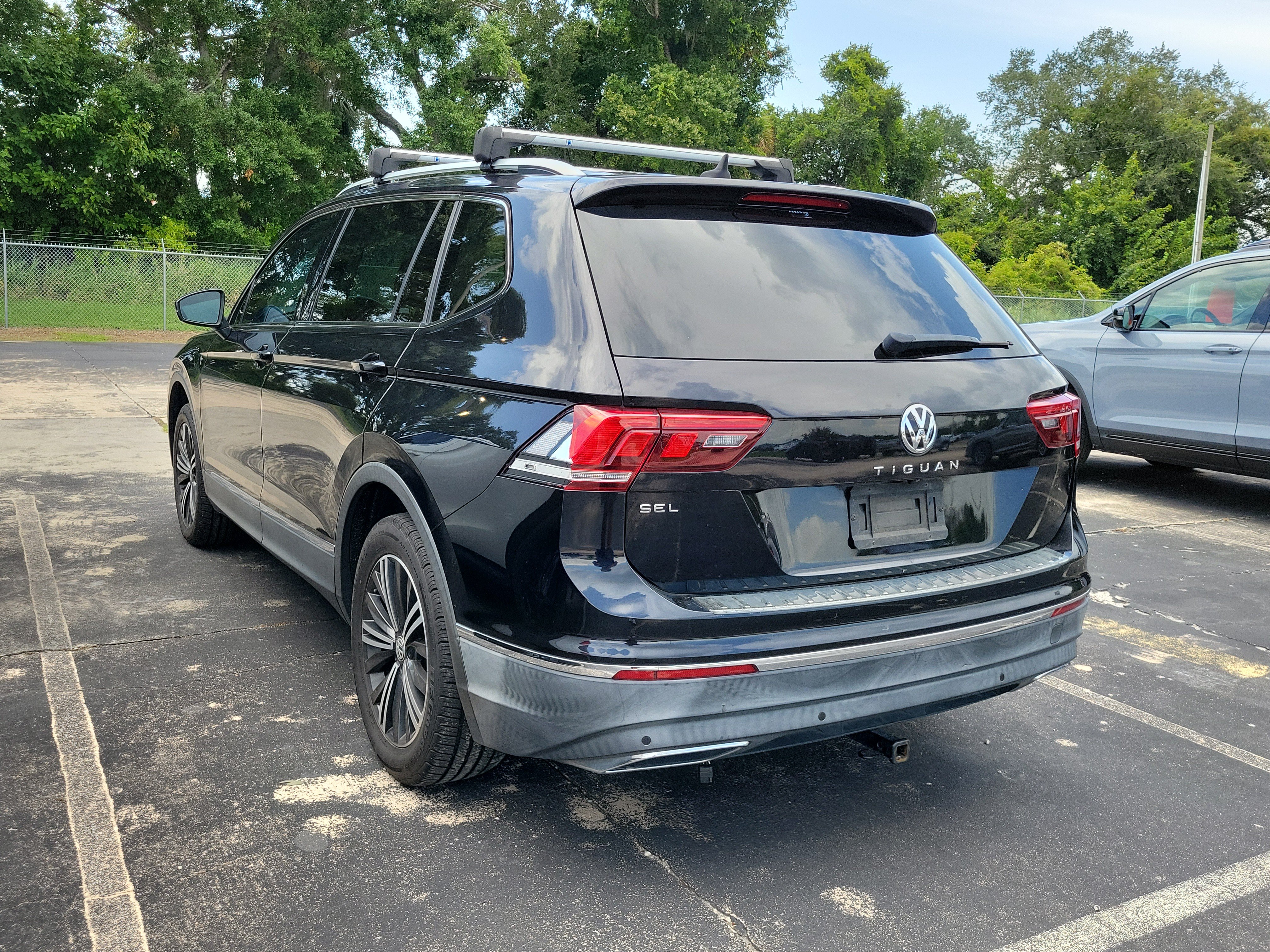 Used 2019 Volkswagen Tiguan SEL FWD image 4