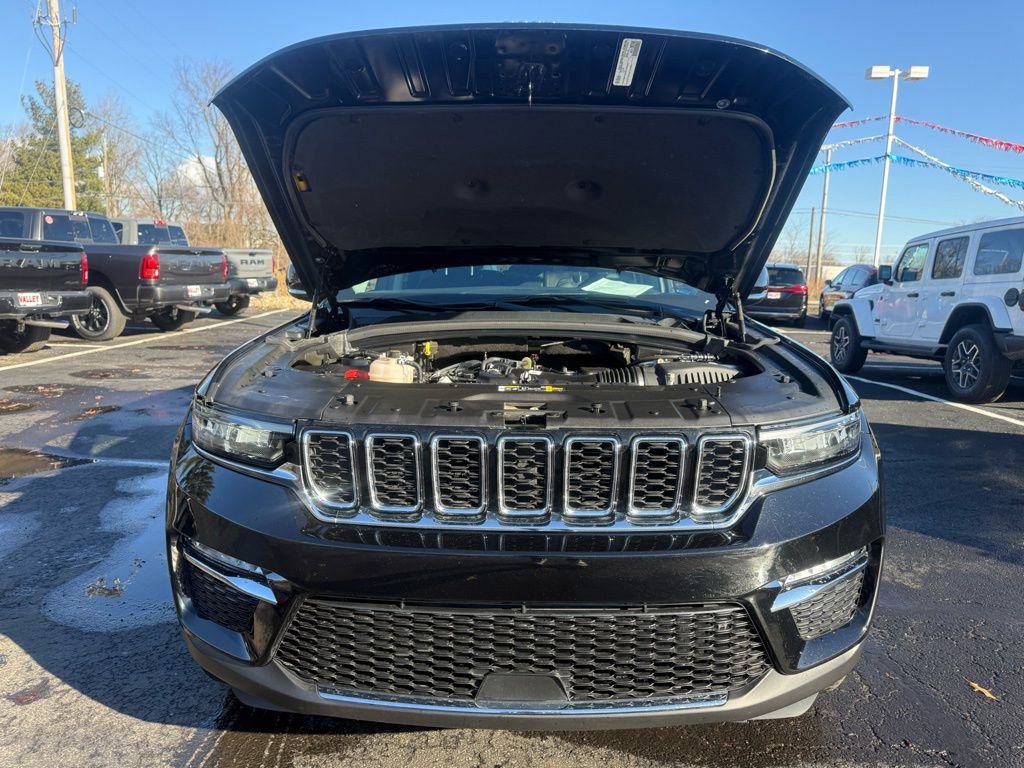 Used 2023 Jeep Grand Cherokee Limited image 12