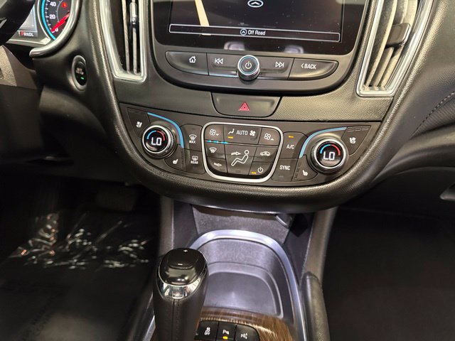 Used 2017 Chevrolet Malibu Premier w/ Premier Sun and Wheel Package FWD image 20