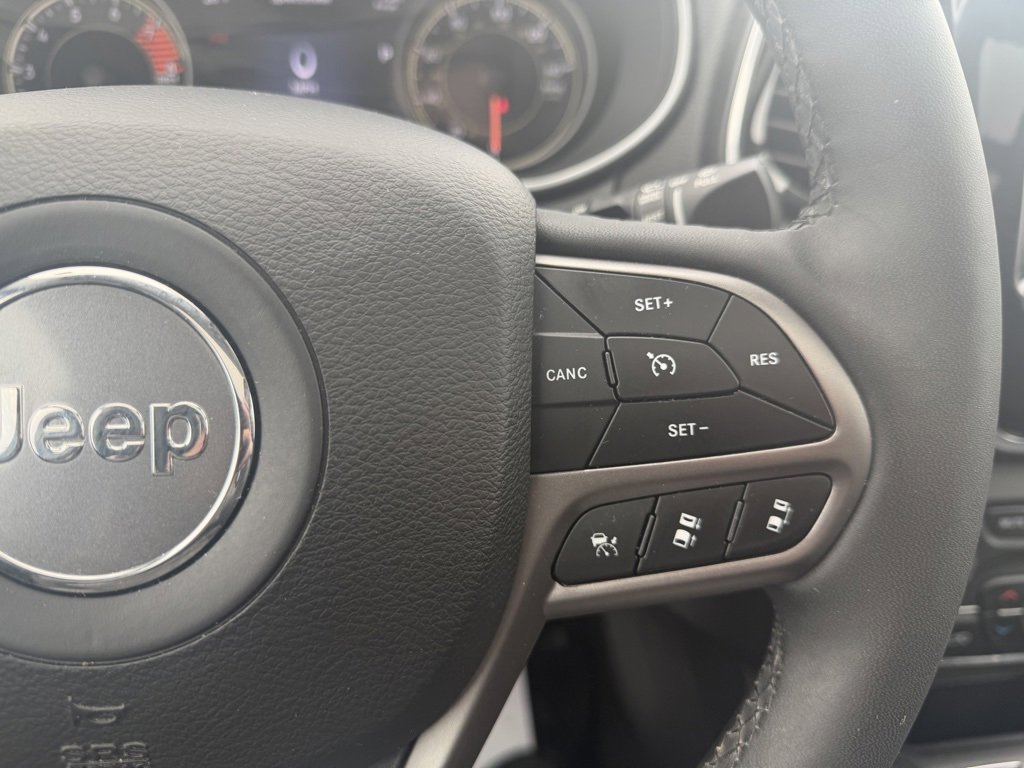 Used 2021 Jeep Cherokee Limited image 26