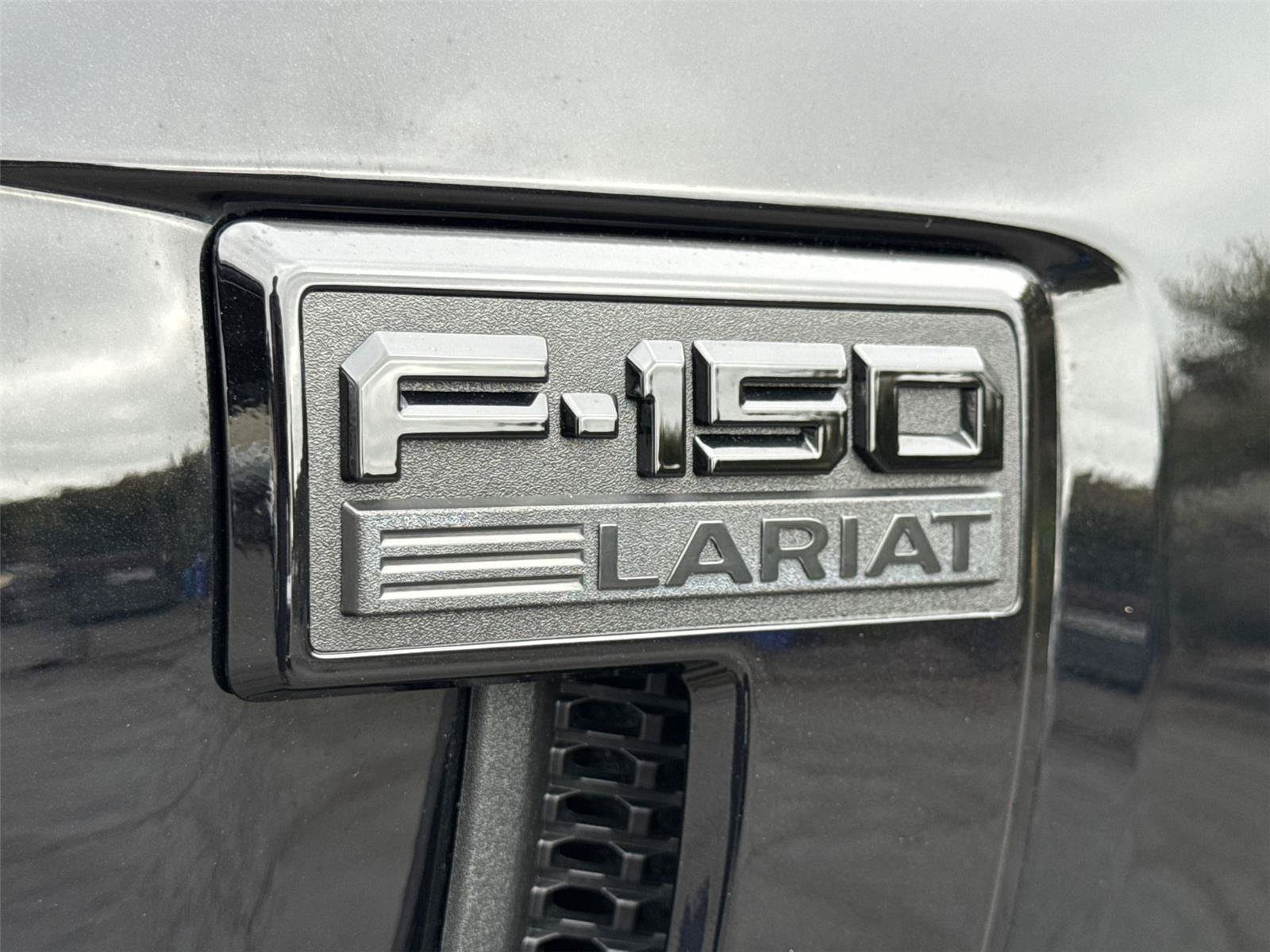 Used 2025 Ford F150 Lariat w/ Equipment Group 501A Mid AWD/4WD image 8