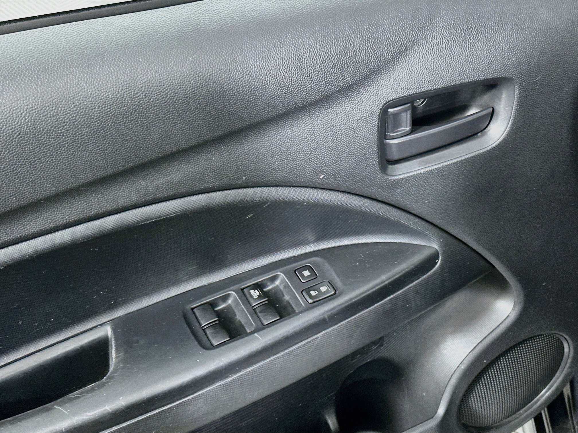 Used 2024 Mitsubishi Mirage ES FWD image 15